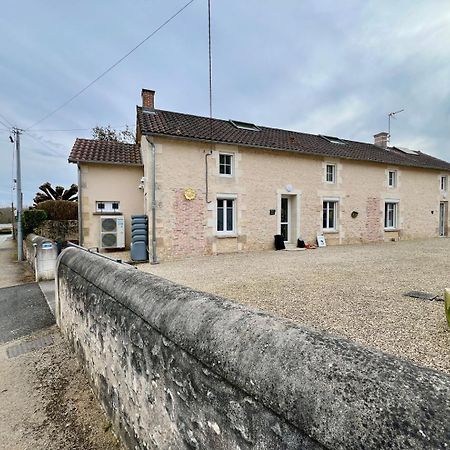 Chez Marcel - Maison 3 Chambres Lussac-les-Châteaux Eksteriør bilde