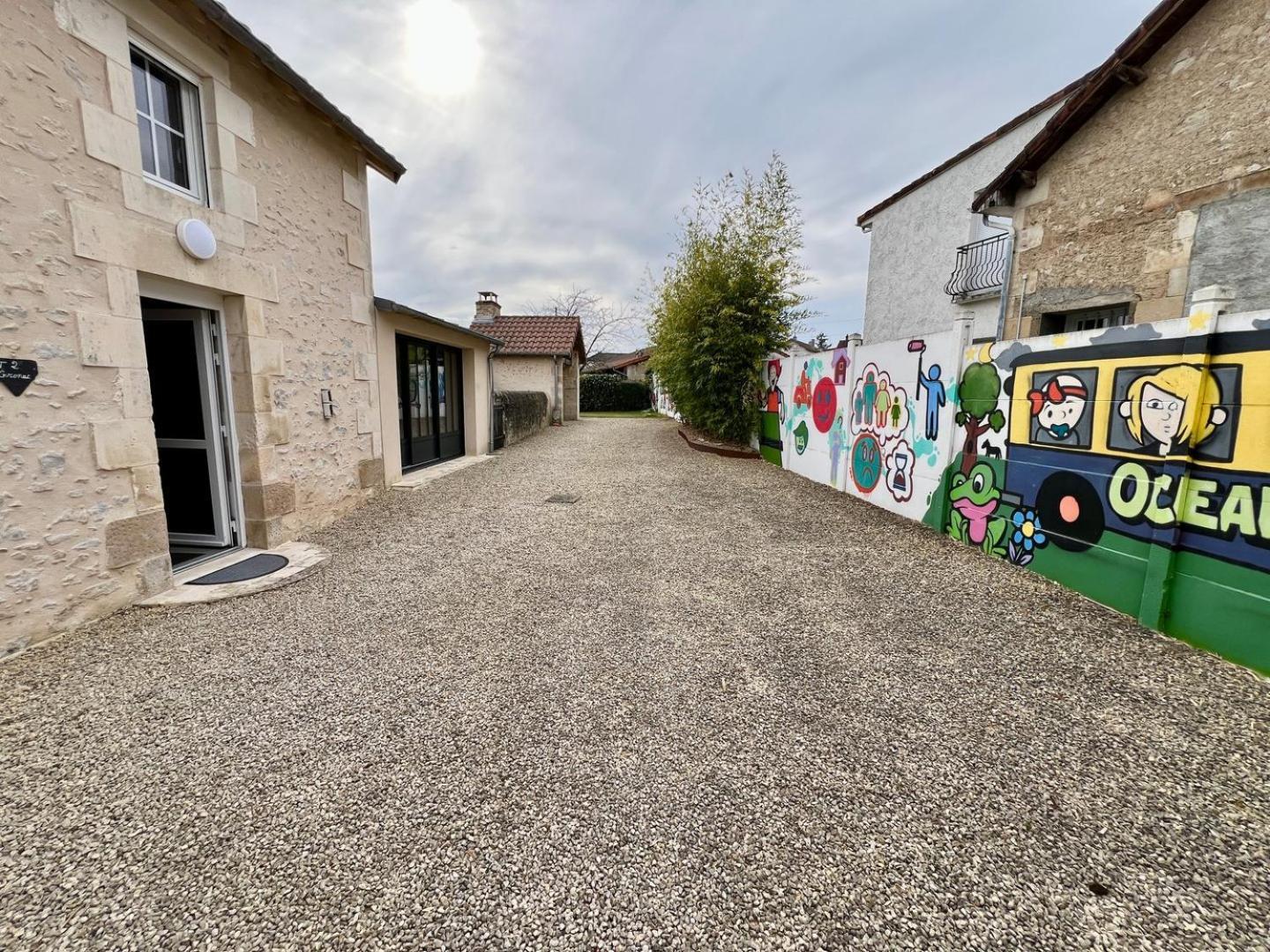 Chez Marcel - Maison 3 Chambres Lussac-les-Châteaux Eksteriør bilde